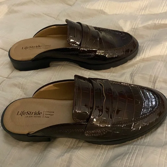 Dark Brown Croc-Embossed Loafers NWOT - Picture 7 of 8